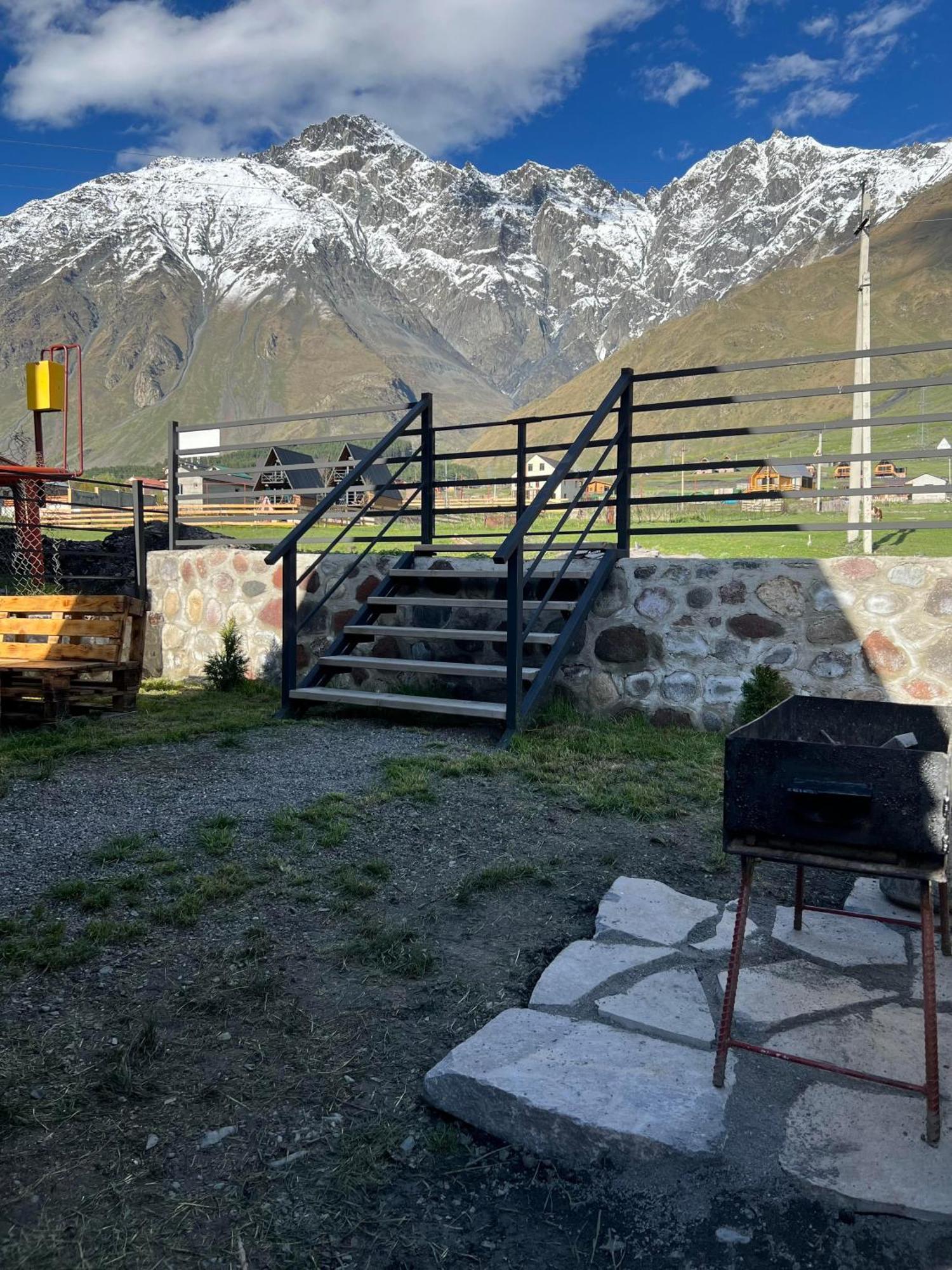 Savalley Kazbegi Buitenkant foto