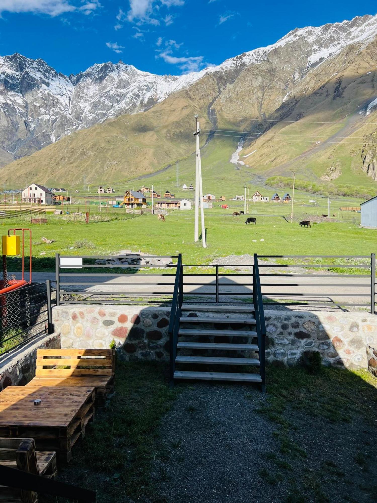 Savalley Kazbegi Buitenkant foto